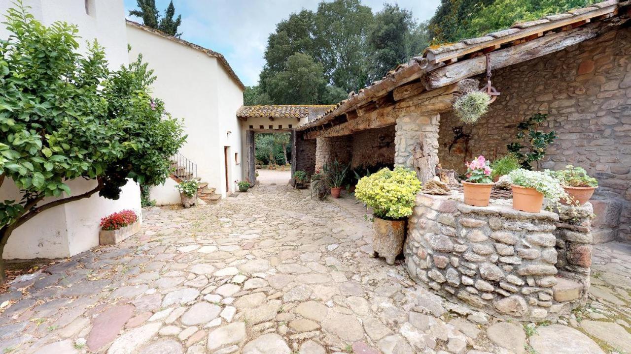 Agroturisme Can Burgues Santa Eulalia de Ronsana Экстерьер фото